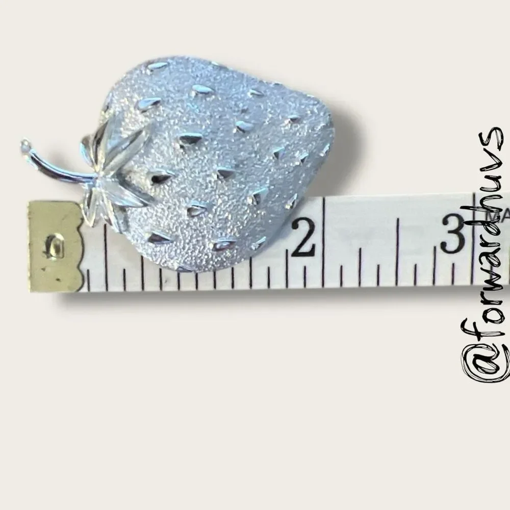 Sarah Coventry Brooch – Silver Tone Strawberry – 2” x 1.5” – Vintage